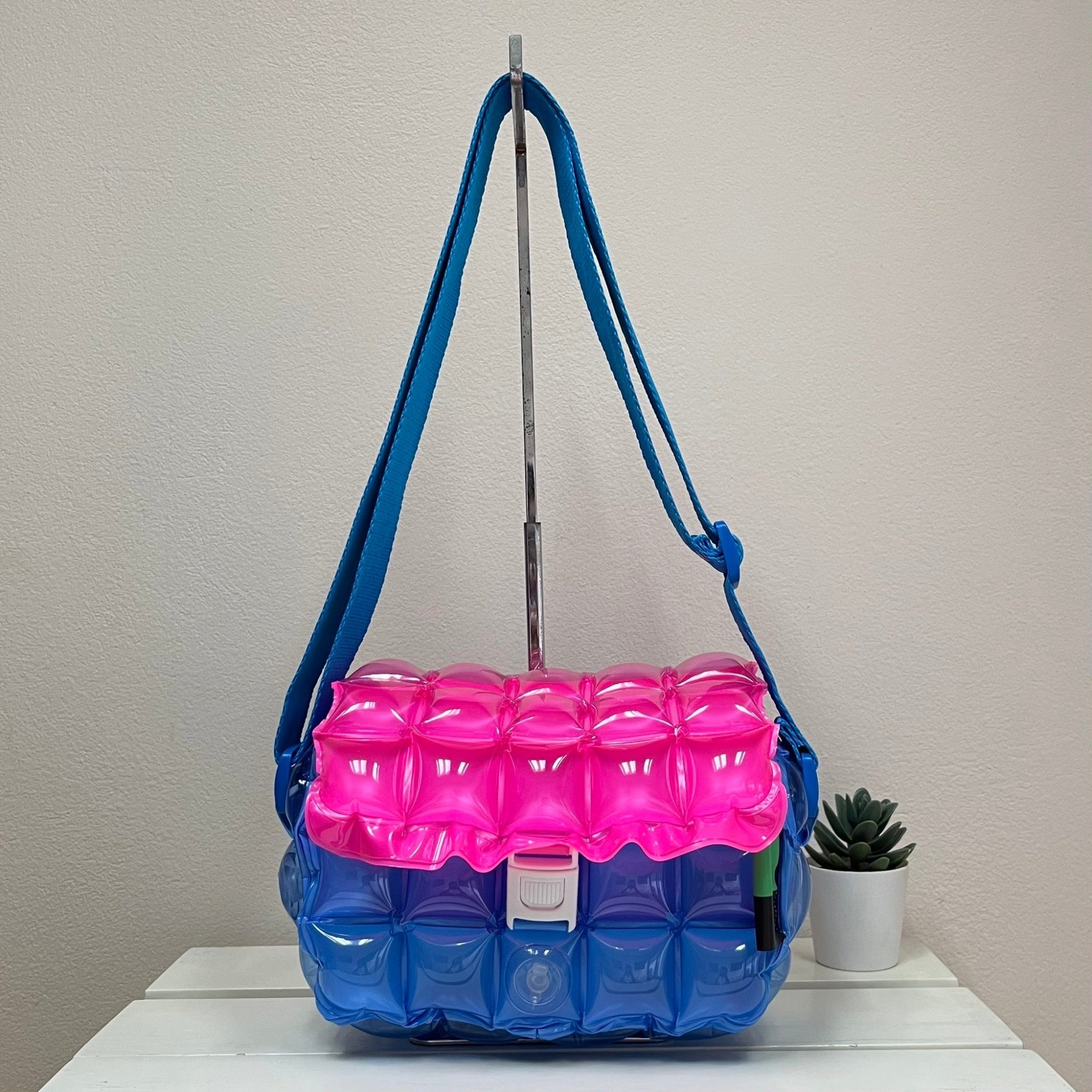 Inflatable Diamond Postman Tote - Trendy Two Tone